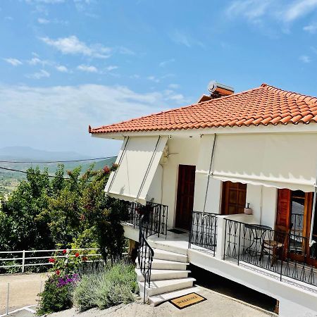Guesthouse Lykourgos Mavrommation Bagian luar foto