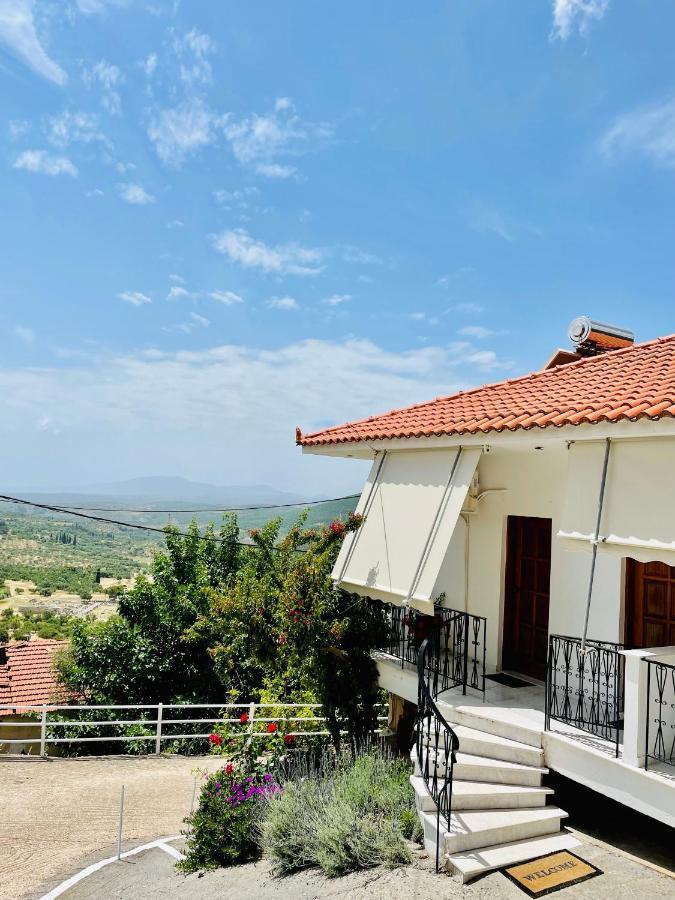 Guesthouse Lykourgos Mavrommation Bagian luar foto