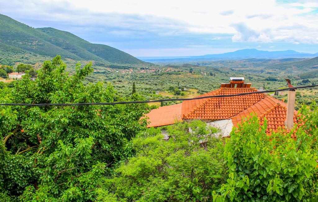 Guesthouse Lykourgos Mavrommation Bagian luar foto