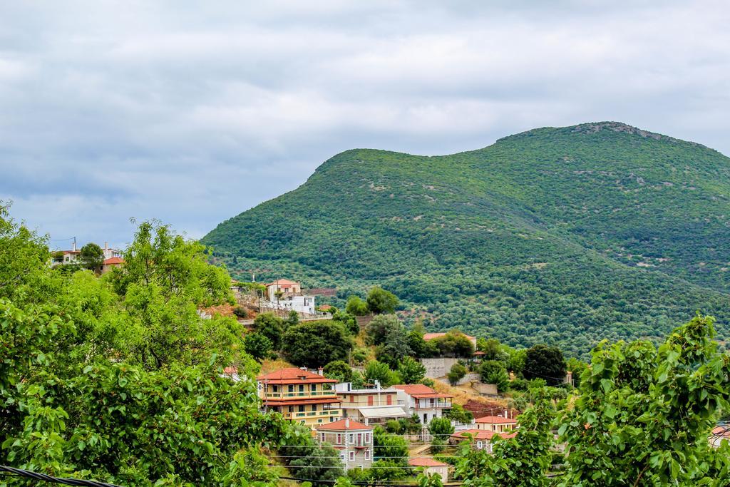 Guesthouse Lykourgos Mavrommation Bagian luar foto